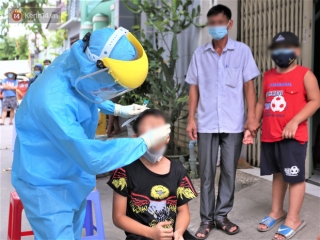 Bệnh nhân 8 tuổi mắc Covid-19 ở Quảng Nam tiếp xúc với nhiều bạn bè, thầy cô khi đến trường chơi bóng rổ và đi học thêm - Ảnh 1.
