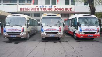 10 chuyến xe yêu thương đưa bệnh nhân về quê đón Tết - ảnh 2