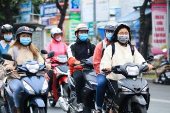 TP.HCM xuống 20 độ C thấp kỷ lục năm 2020: Người Sài Gòn như thấy 'mùa đông' - ảnh 2