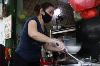 Miến trộn ăn no nê ở Sài Gòn bởi bà chủ 'nhìn mặt khách'… để bán - ảnh 1