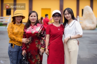 Chùm ảnh: Giới trẻ Sài Gòn đi lễ chùa mùa Vu Lan, cầu bình an và sức khoẻ cho cha mẹ - Ảnh 2.