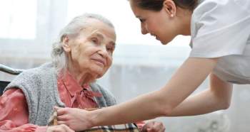 Tỷ lệ ung thư ở người cao tuổi cũng gia tăng theo tốc độ già hóa - Ảnh 2.