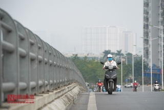 Môi trường - Hà Nội: Không khí ô nhiễm nghiêm trọng, bụi mịn trắng xóa giữa mùa hè (Hình 5).