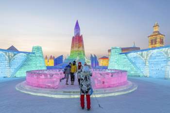 Khung cảnh ngoạn mục ở thành phố băng tuyết Trung Quốc