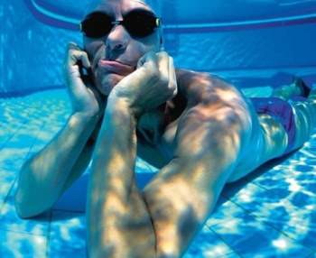 Kỳ tích giữa đời thực, bơi 202 mét chỉ lấy hơi 1 lần duy nhất