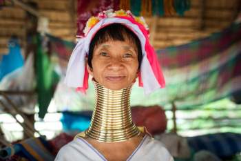 Người phụ nữ ở làng Karen. Ảnh:dulichvietnam.com.vn