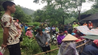 Lào Cai: Sạt lở đất đá vùi lấp 2 vợ chồng Tu vong