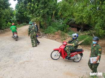 An Giang sẽ tiếp nhận 102 cán bộ chi viện phòng chống COVID-19 giáp Campuchia - Ảnh 1.