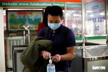 Hành khách Hà Nội phải đeo khẩu trang, đo thân nhiệt, khai báo y tế khi lên xe - Ảnh 5.