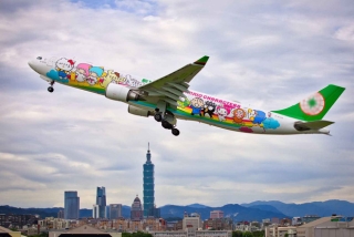 Máy bay chủ đề Hello Kitty chính thức cất cánh trong Ngày của Cha, có điều hành khách sẽ… không đi đến đâu cả - Ảnh 6.