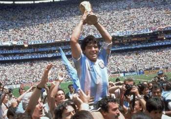 Hành trình chống lại bệnh tật của Diego Maradona - 1