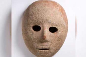 Chiếc mặt nạ cổ quý hiếm được tìm thấy.