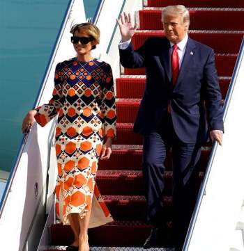 Tâm trạng trái ngược của vợ và con gái ông Donald Trump khi rời Nhà Trắng gây chú ý - Ảnh 2.