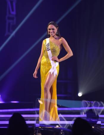 Thí sinh Miss USA mặc lạc quẻ giống Kiều Loan, đạo nhái váy Hoàng Thùy trong phần thi dạ hội Ảnh 19