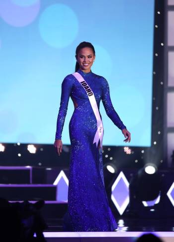 Thí sinh Miss USA mặc lạc quẻ giống Kiều Loan, đạo nhái váy Hoàng Thùy trong phần thi dạ hội Ảnh 14