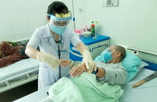Một ni cô ở Quảng Nam ngộ độc sau khi ăn pate Minh Chay