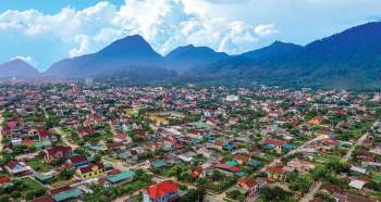 Núi Hồng Lĩnh nằm giữa địa bàn của 3 huyện Nghi Xuân, Can Lộc, Lộc Hà và thị xã Hồng Lĩnh của tỉnh Hà Tĩnh. Ảnh: Phapluat.vn.