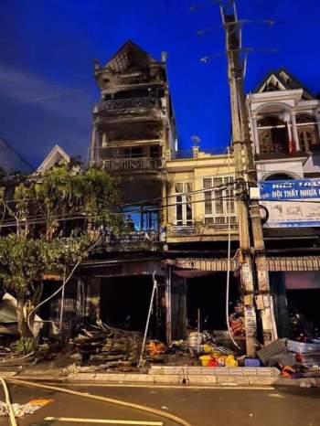 Quảng Ninh: Cháy lớn trong ngôi nhà 4 tầng, một phụ nữ Tu vong - Ảnh 2.