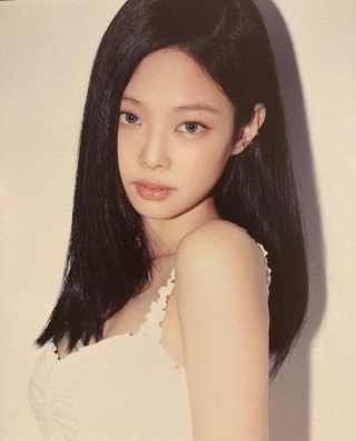 Nhan sắc Jennie trong album mới khiến fan muốn 