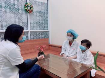 Bé trai ở Hà Nội trở thành bệnh nhi nhỏ tuổi nhất Việt Nam ghép tim thành công - Ảnh 2.