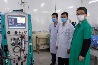 Nhật hỗ trợ Việt Nam máy ECMO và bộ xét nghiệm chẩn đoán nhanh Covid-19