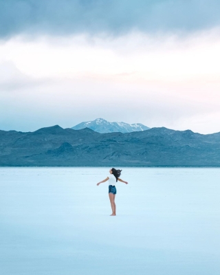 Địa điểm nơi Vũ Khắc Tiệp “mượn ảnh” để đăng lên Instagram: Hồ muối “ảo diệu” nhất nước Mỹ, khách du lịch check-in nườm nượp - Ảnh 4.