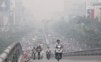 Ô nhiễm không khí tại Hà Nội vẫn gia tăng trong những ngày lặng gió, chênh lệch nhiệt độ giữa ngày và đêm lớn. Ảnh: TL
