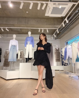 10 item bình dân của Zara, H&M giá từ 199k mà sao Hàn vừa diện: Xem xong là bạn biết phải mua gì lúc này rồi đấy - Ảnh 5.