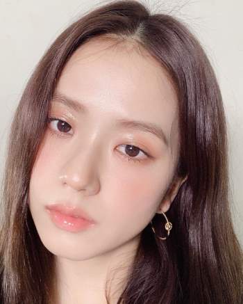 Loạt makeup look “đỉnh của chóp” từ idol Kpop, nhìn xịn sò là vậy nhưng học theo cũng đâu có khó mấy - Ảnh 1.