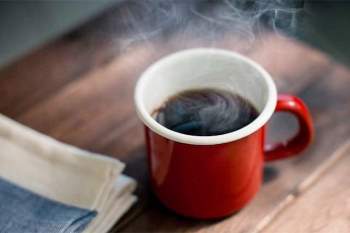 Cơ thể phản ứng thế nào khi uống cà phê mỗi ngày? - 1