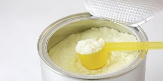 Trung Quốc: Phát hiện 9 loại sữa bột trẻ em nghi chứa chất gây ung thư - Ảnh 1