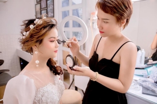 Phù thuỷ Make up Lê Nguyễn - khi đam mê trở thành động lực truyền cảm hứng cho người trẻ - Ảnh 2.