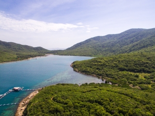 Những điểm check - in đẹp không kém Maldives tại vịnh Đầm Bấy – Nha Trang - Ảnh 1.