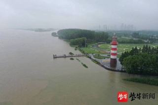 Hơn nửa miền Nam Trung Quốc chìm trong nước, thiệt hại khoảng 9 tỉ USD - Ảnh 1.