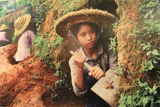 Yêu con đúng cách: Sự thay đổi trong quan điểm nuôi dạy con của người Việt qua 3 thế hệ - Ảnh 1.