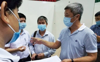 Thứ trưởng Bộ Y tế xin Thủ tướng ở Đà Nẵng đến khi hết dịch Covid-19 mới về - Ảnh 1.