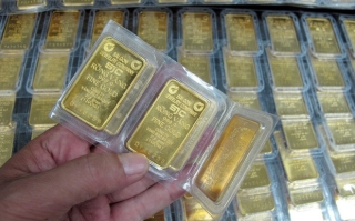Giá vàng tăng gần 2 triệu đồng/lượng ngay khi mở cửa - Ảnh 1.