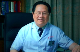 Giáo sư ung bướu Trung Quốc 14 năm chống lại bệnh ung thư vẫn sống khỏe mạnh chia sẻ 5 kinh nghiệm của bản thân - Ảnh 2.