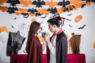 Halloween cùng biến hóa cuộc yêu để chuyện tình thêm thăng hoa - Ảnh 2.