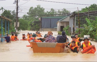 Hướng dẫn cách xử lý nước sinh hoạt trong mùa mưa lũ - Ảnh 1.