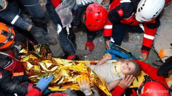 Bé gái 3 tuổi sống sót kỳ diệu sau 91 giờ bị chôn vùi vì động đất - Ảnh 3.