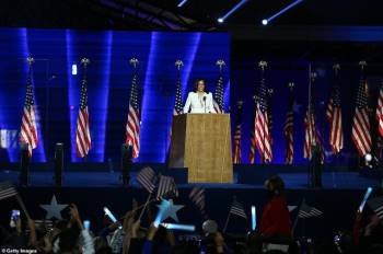 Vừa nhận tin chiến thắng, nữ Phó Tổng thống Mỹ đắc cử đã gửi thông điệp gây xúc động nghẹn ngào và loạt ảnh hiếm thấy của bà khi còn nhỏ - Ảnh 3.
