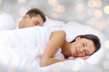 Tư thế ngủ thông dụng gây hại cho cơ thể nhiều người không biết - Ảnh 2.