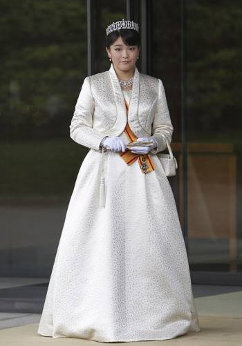 Công chúa Nhật lại hoãn cưới bạn trai thường dân - Ảnh 3.
