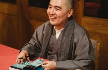 Lộ lối sống xa hoa, nhà sư Hàn Quốc phải rút về tu dưỡng Phật pháp - Ảnh 2.