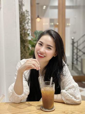 Beauty Blogger Võ Hà Linh: đường chỉ đẹp khi có dấu chân mình đi - Ảnh 1.