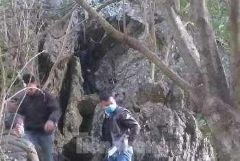 Kinh hãi phát hiện thi thể người trong hốc núi đá ở Lạng Sơn - Ảnh 1.