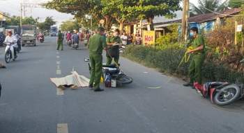 Sau va chạm với xe máy, nữ công nhân ngã xuống đường, bị ô tô cán Tu vong - Ảnh 1.