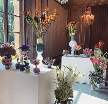 Vợ chồng tổng thống Pháp chi 730.000 USD mua hoa - Ảnh 3.