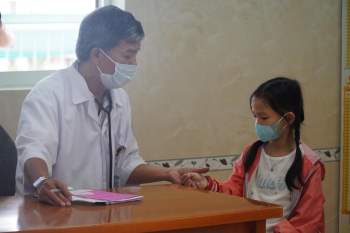 Hành trình chữa bệnh tan máu bẩm sinh cho con của người mẹ Lâm Đồng - Ảnh 1.
